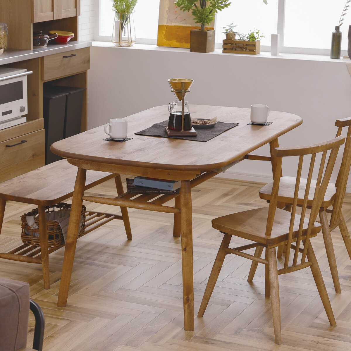 ダイニングテーブル