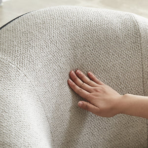 張地は当社オリジナルのファブリックを使用。素材や織り方が異なり、手触りの良い上質な生地です。 #Y81/ET82