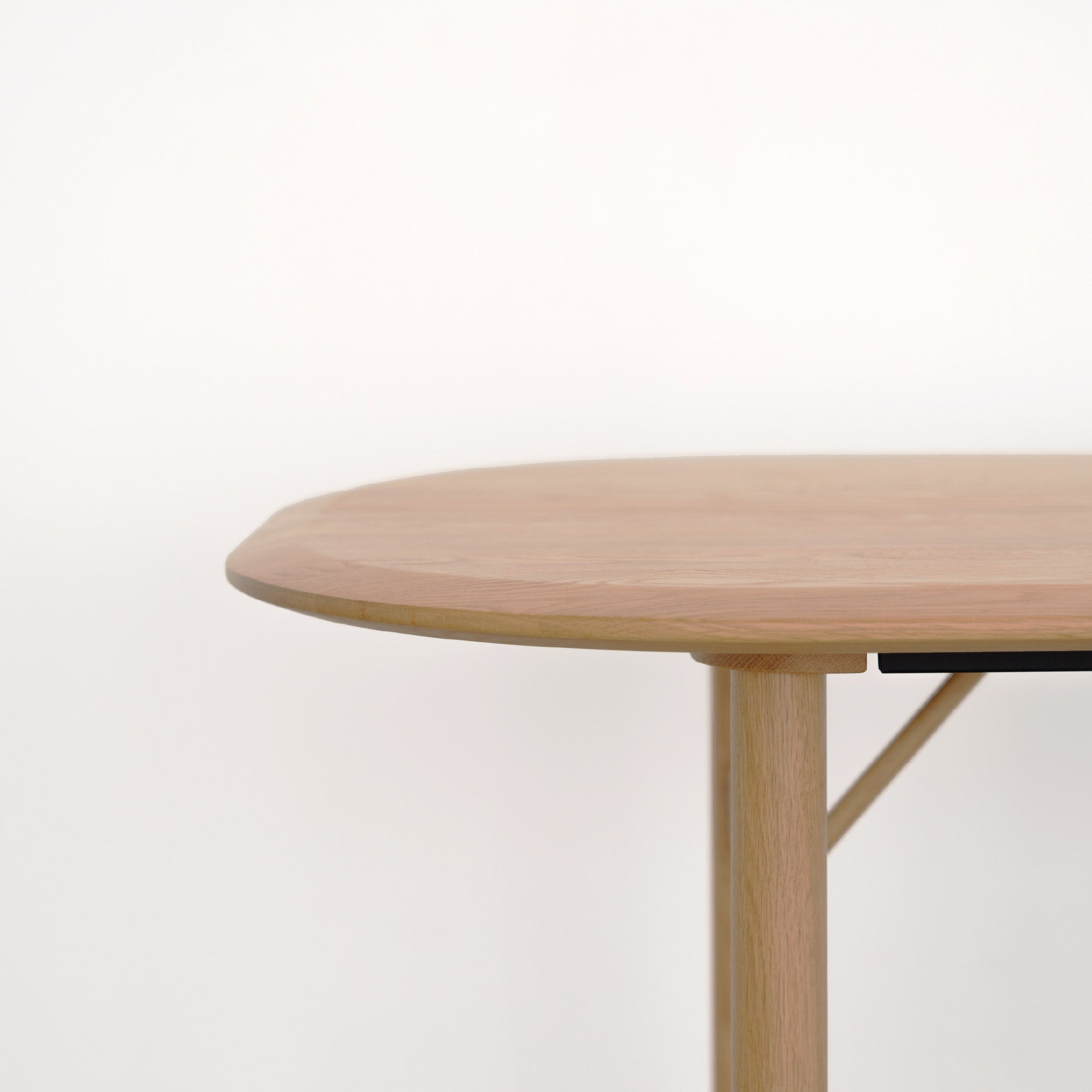 アーニー ダイニングテーブル｜家具・インテリア通販の関家具【公式】