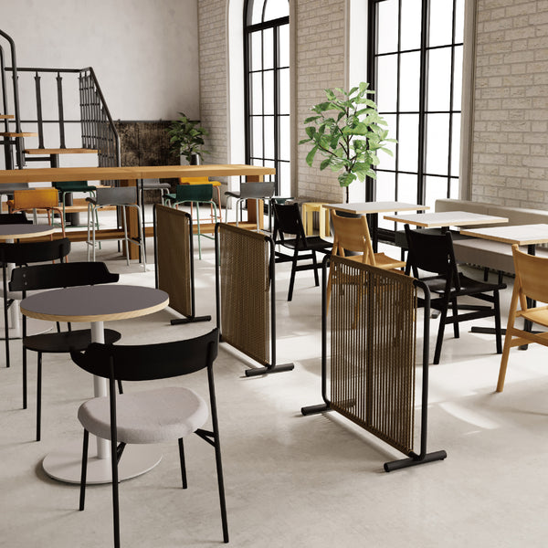 視線をやわらかく遮る、透け感のあるパーテーション。 スチールフレームにペーパーコードを編み込んだ、軽やかで上質なデザインです。 #ナチュラル #S