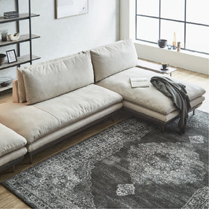 クッション部はふんわりとしたボリュームと存在感のある、ダブルクッション構造を採用。 #PLT101 ブルースター（プライムレザーテックス） #左カウチ