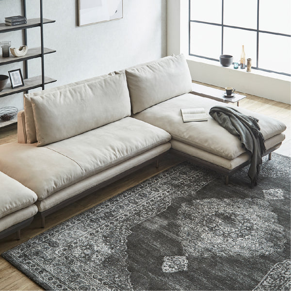 クッション部はふんわりとしたボリュームと存在感のある、ダブルクッション構造を採用。 #PLT101 ブルースター（プライムレザーテックス） #左カウチ