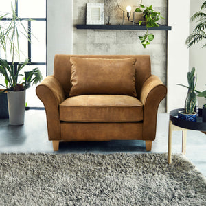 トラディッショナルデザインにリゾート感を加えたデザインで、印象が古くならず普遍的な魅力を持つソファ。 #LT01 キャメル（レザーテックス アニリン）