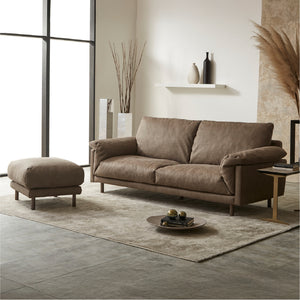 ３人掛けソファを組み合わせることで、足を伸ばしてゆったりくつろげるスタイルとしてもお使いいただけます。 #PLT112 ヨーロピアングレー（プライムレザーテックス）