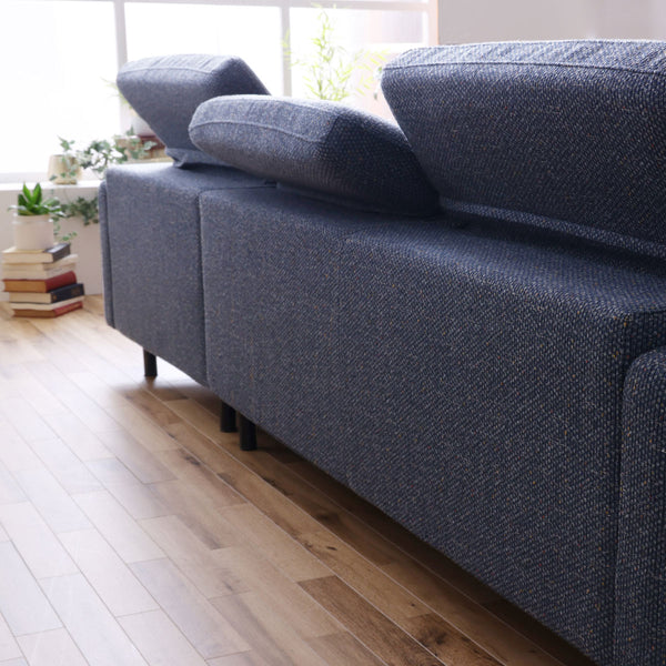 背面にも同じ素材を使用し、お部屋の中心でも違和感なく置ける美しい仕上がりになっています。 #A41 カスタード（ファブリックAランク） #木部ブラウン