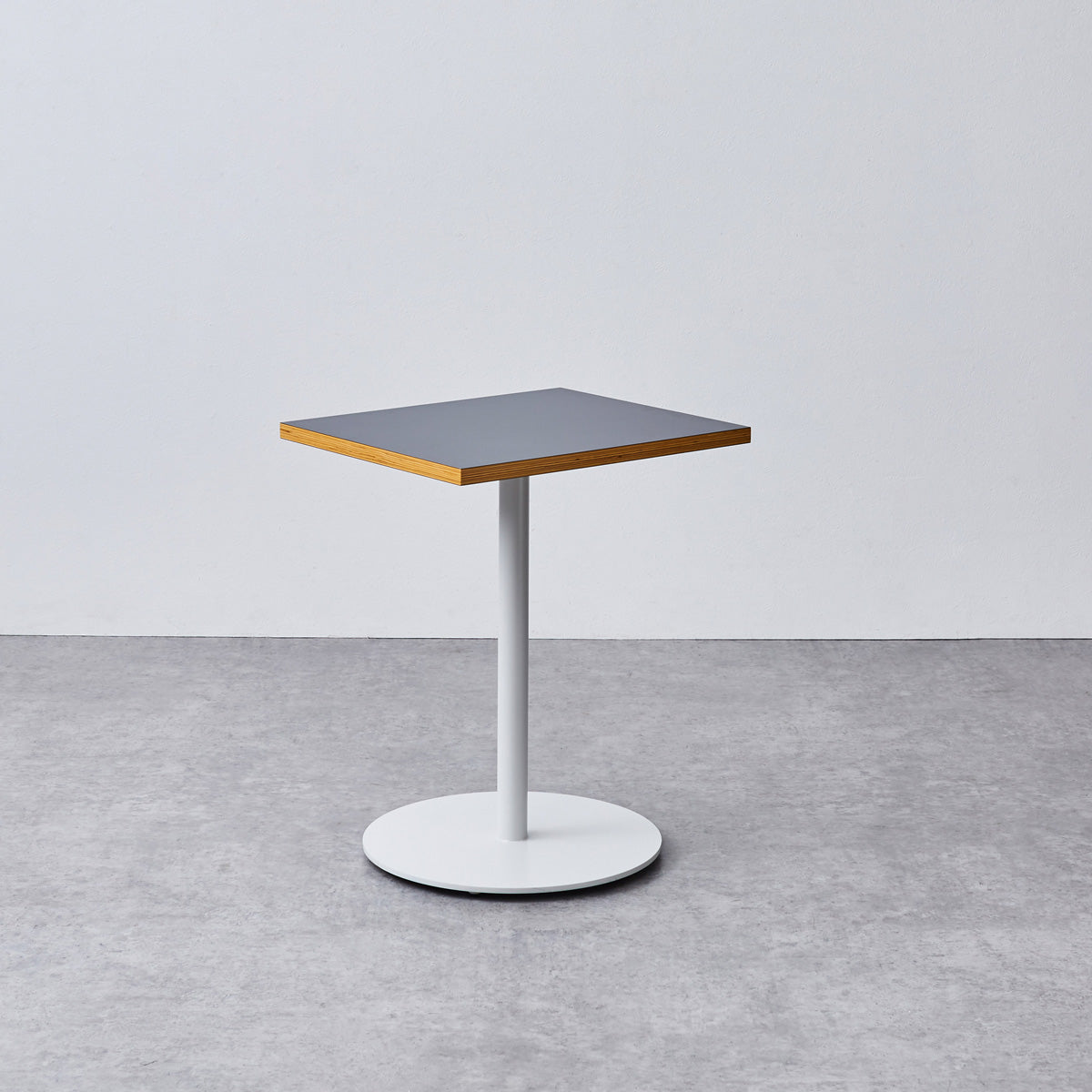 ノムル カフェテーブル 〇脚タイプ