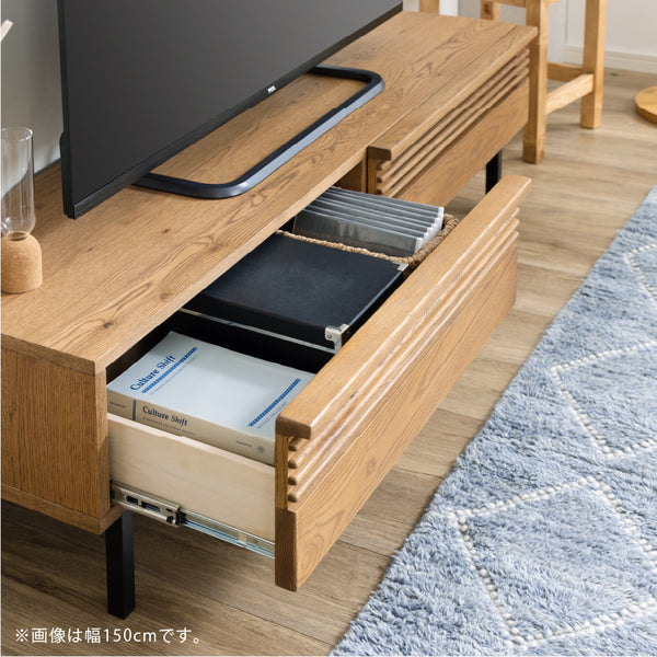 引出しには書類やディスクの他に、小物類などをボックスに入れて収納するのがオススメです。 #150cm
