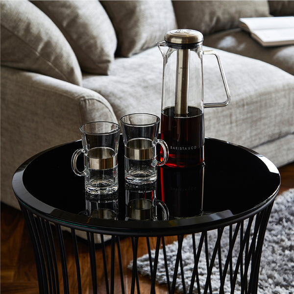 ガラス天板のエッジはカットすることで天板が立体的に見え、高級感を演出します。 #ブラック