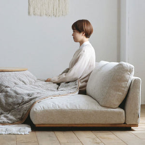 ほどよい沈み込みのクッションがリラックスムードを高めてくれてます。 #シュガーベージュ