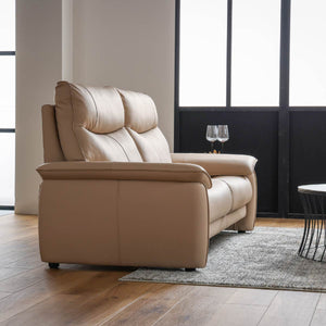 しっかりとしたボリューム感があり、すっきりとシャープな印象の佇まいです。 #FLT04コーラルベージュ