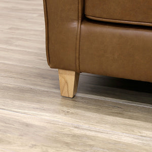 脚は天然木を使用しており、優しい色合いとナチュラルな木目がソファの印象を柔らかくしています。 #LT01 キャメル（レザーテックス アニリン）