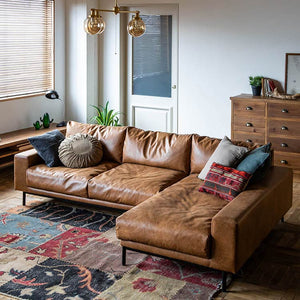 どっしりとした安定感のある、低重心ボディ。 #オーカーブラウン（スーパーレザーテックス）