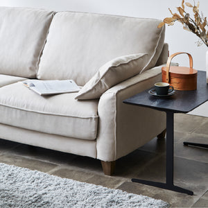 脚は、取り付ける向きによって表情が変わり、３種類の中からお選びいただけます。 #LT01 キャメル（レザーテックス アニリン） #木脚