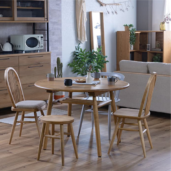 脚は中央をふっくらとさせた円柱形状。やさしい丸みと安定感で安心して使えます。 #幅105cm