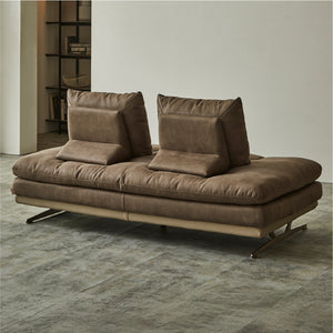 肘置きや背面のないデイベッドタイプのソファなので、お部屋の中央にレイアウトしても圧迫感を与えません。 #PLT112 ヨーロピアングレー×FLT06 トープベージュ #シルバーヘアライン