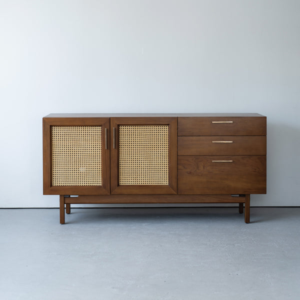 「ヴィンテージ感漂うサイドボード」 落ち着いた空間に溶け込み、品格を添えます。 #Default Title