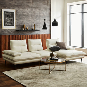 柔軟性とスタイルを兼ね備えたカウチソファ。シャープなシルエットがお部屋をぐっと上質な空間に。 #SILT22 フロスホワイト（シルキーレザーテックス） #左カウチ