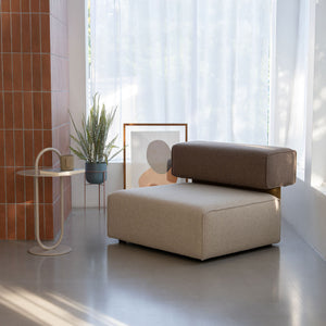 アームレスのフラットシートで広々と座ることができ、デイベッドとしてもお使いいただけます。 #グレーミックス