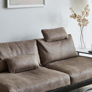 どんなソファにも合わせやすく、より快適性を高めてくれる名脇役です。 #PLT101 ブルースター（プライムレザーテックス） #プライム レザーテックス