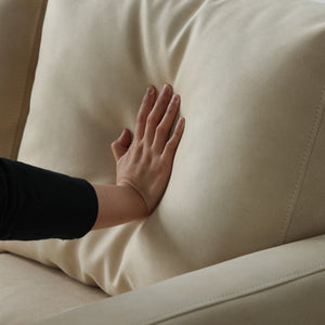 背面にはシリコンフィル、座面には高密度ウレタンフォームを使用。長時間座っても疲れにくい程よい硬さです。 #SLT11 アーモンドブラウン（スーパーレザーテックス）