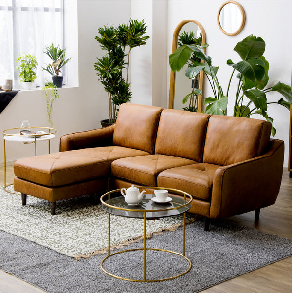 コンパクトながら高級感を兼ね備えた本格カウチソファ「カローレ」。 #LT01 キャメル #レザーテックス アニリン