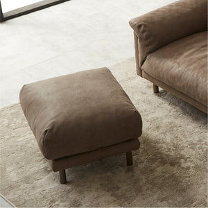 スモールフェザーを使用しているため、弾力性と復元性が高く、長期間ふっくら感を維持しやすい仕様に。 #PLT111 プラチナグレー（プライムレザーテックス）