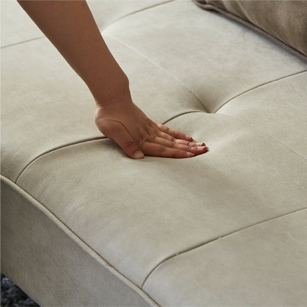 座面には高密度ウレタンフォームを使用し、包み込まれるような座り心地を実現しました。 #PLT102 インディーブルー（プライムレザーテックス）