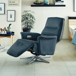 背面はウレタンフォームを使用し、程よい硬さと包み込まれるような快適な背当たりに。 #PLT111 プラチナグレー（プライムレザーテックス）