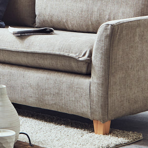 切れ目のない座面クッションはふんわり柔らかい掛け心地に設計。 #A41 カスタード（ファブリックAランク）