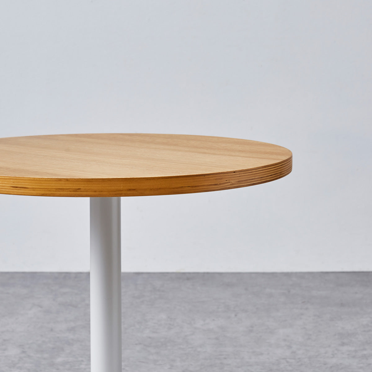 ノムル カフェテーブル 〇脚タイプ