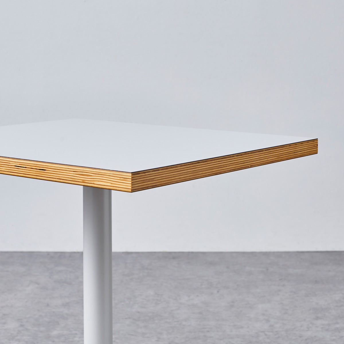 ノムル カフェテーブル 〇脚タイプ