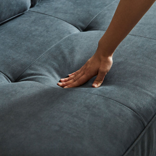 高密度ウレタンフォームを使用することで、しなやかで優しく包み込まれるような座り心地になっています。 #PLT101 ブルースター（プライムレザーテックス）