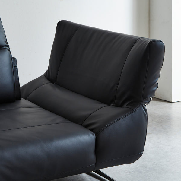 曲げ起こしが自由自在なので、お好みの角度でゆったりと過ごすことができます。 #LT01 キャメル（レザーテックス アニリン）