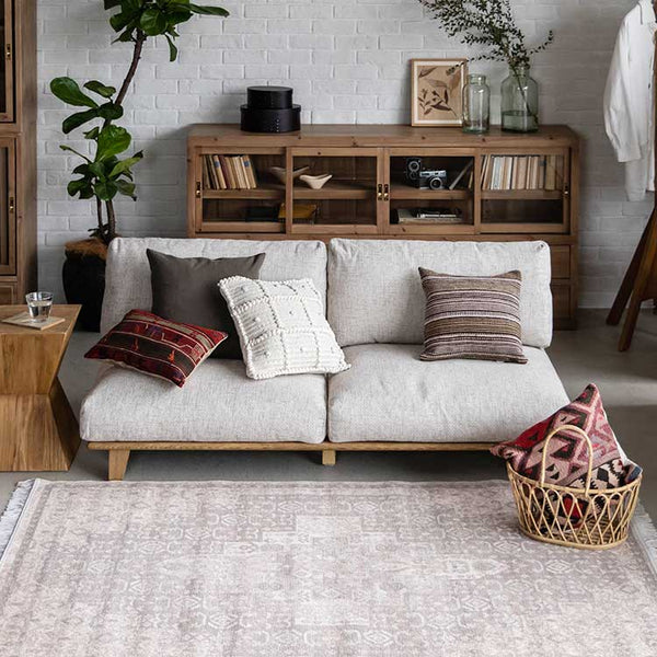 お部屋を広く見せてくれる、すっきりとしたデザインのロータイプのソファ。 #シュガーベージュ