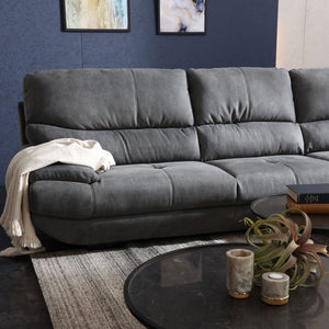 座面高さを低めに設定し少し広めの座面で仕上げることで、ゆったりと座ることができます。 #LT01 キャメル（レザーテックス アニリン）