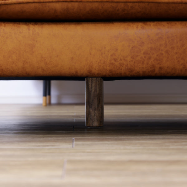 中脚は短く設計されており、座った時の沈み込みをサポートするため、床から浮いた状態が正常です。 #PLT101 ブルースター #プライム レザーテックス