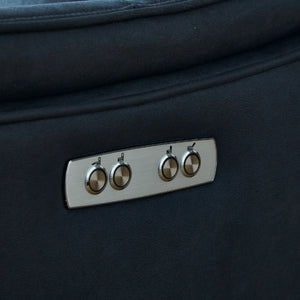 手が届きやすい側面にボタンが付いており、操作も簡単です。 #LT01 キャメル（レザーテックス アニリン）