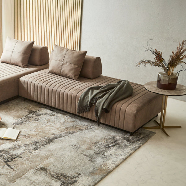 全方位から使える設計で、リビングにゆとりと自由な動線を生み出します。 #PLT112 ヨーロピアングレー（プライムレザーテックス）