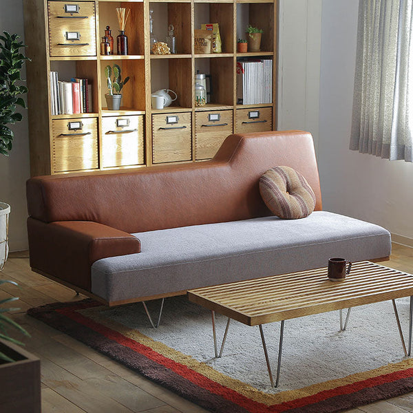 座面高は低めに設計しているので、お部屋での圧迫感が軽減。 #キャニオンブラウン×ライトグレー