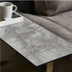 天板にはマットな石目調のメラミンを採用。キズや熱、水分に強く長持ちしやすいのが特徴です。 #シャンパンゴールド