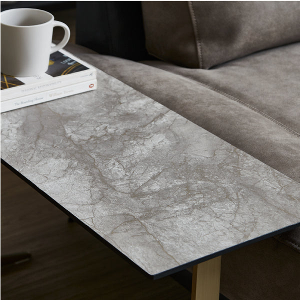 天板にはマットな石目調のメラミンを採用。キズや熱、水分に強く長持ちしやすいのが特徴です。 #シャンパンゴールド