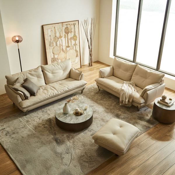 シリーズで揃えることで、ゆったりとまとまりのある上質な空間が生まれます。 #LT01 キャメル（レザーテックス アニリン）