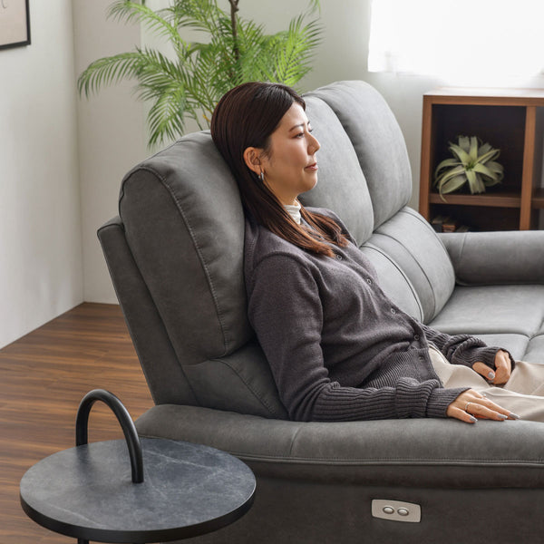 背もたれはハイバックになっており、頭や首、肩までしっかりサポートしてくれます。 #LT01 キャメル（レザーテックス アニリン）