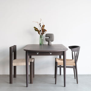 普段の食卓はもちろん、勉強やリモートワークの作業台にもフィット。家族の集いにも、ひとりの時間にも快適な使い心地です。 #オーク #幅100cm