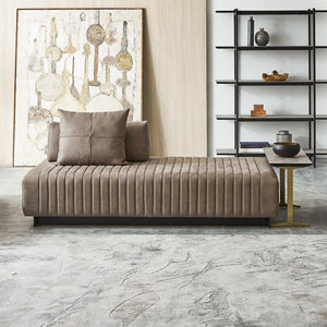 洗練されたモダンデザインのアイランドソファ。ストライプ状のステッチが、お部屋にアクセントを添えます。 #LT01 キャメル（レザーテックス アニリン）