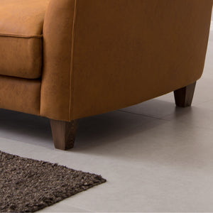 脚はやさしい色合いのナチュラルな天然木を採用。あたたかみを感じる空間を演出します。 #LT01 キャメル（レザーテックス アニリン）