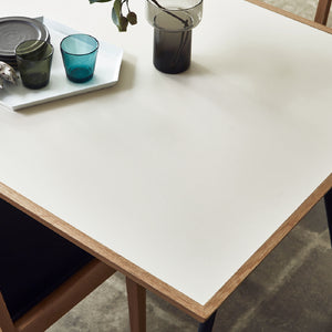 オーク×アイボリー：ホワイトオークによく馴染む、あたたかみのある明るいアイボリー。 #ウォールナット × メラミン グレー石目 #幅150cm #スチール脚A