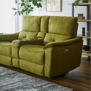 背もたれはハイバック仕様とランバーサポート付き。身体をしっかり支え、長時間でも快適な座り心地を実現。 #PLT102 インディーブルー（プライムレザーテックス）