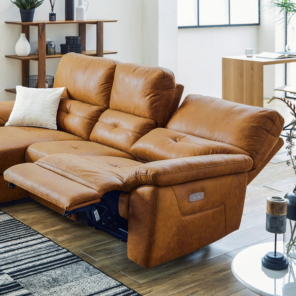 ボタン操作で背もたれとフットレストがリクライニング。 #LT01 キャメル（レザーテックス アニリン）