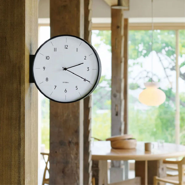 ありそうでなかった天然木を使用した両面時計 #ブラック